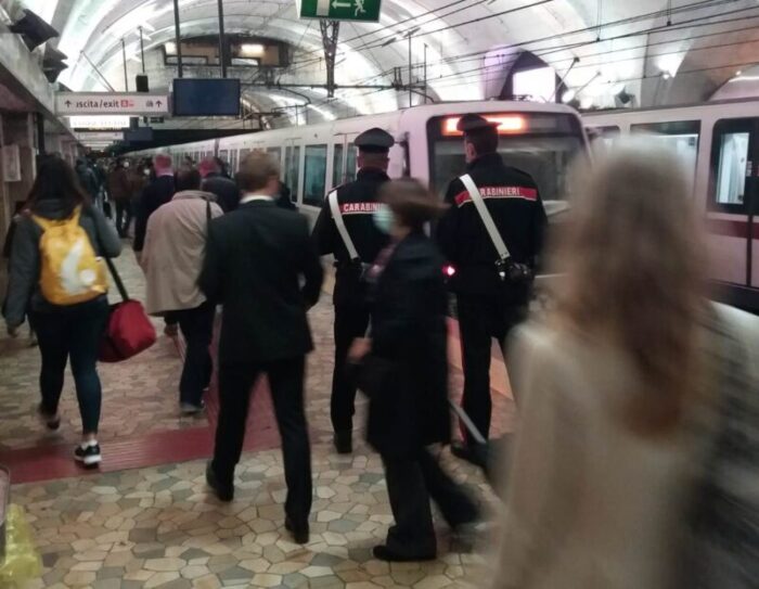 Roma, caos Metro B-B1: circolazione interrotta per entrambe e disagi per i pendolari