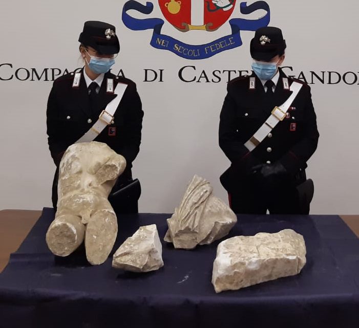 castel gandolfo reperti archeologici rive lago