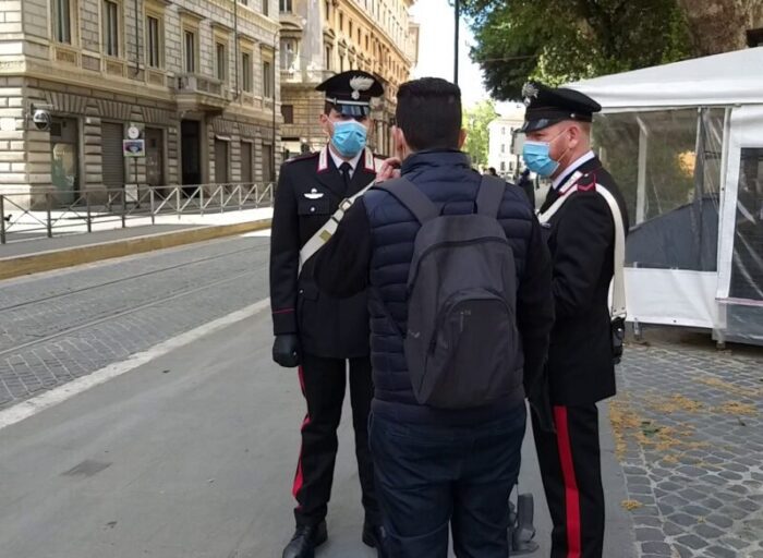 Roma, turista derubata e minacciata con una lametta. Diversi furti nel fine settimana in varie zone della Capitale