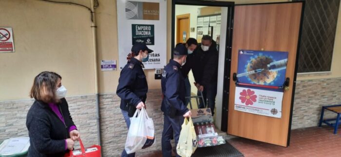 CondivDiamo a Frosinone: raccolta alimentare della Polizia di Stato provinciale a sostegno delle fasce più deboli