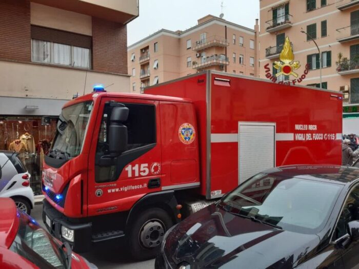 Aurelio, incidente con il cloro in piscina: intossicate due persone