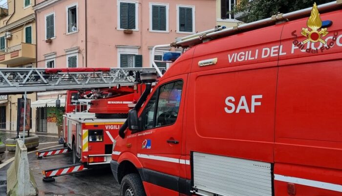 nettuno donna 200 kg intervento vigili del fuoco