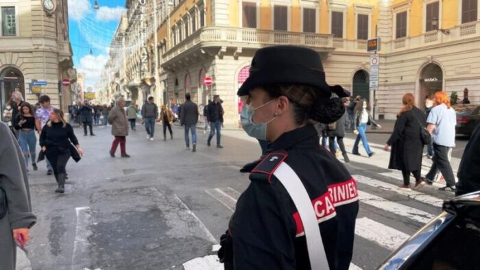 Roma Termini. Senza biglietto e Green Pass, si barrica in bagno per sfuggire ai controlli