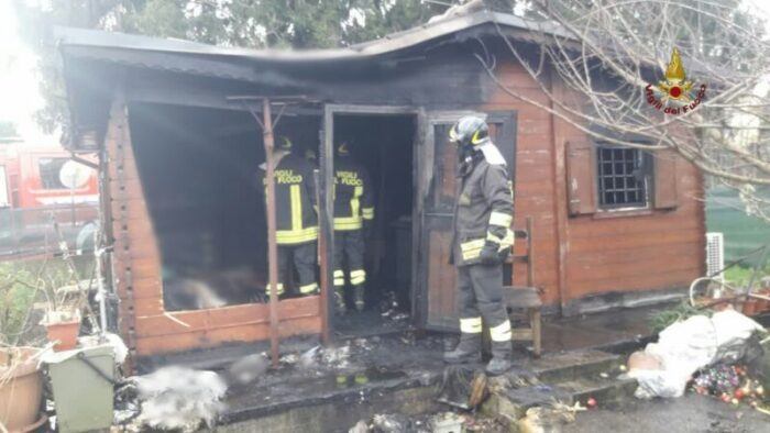 Tragico incendio a Palestrina: fiamme in una casa di legno, morta una donna di 81 anni
