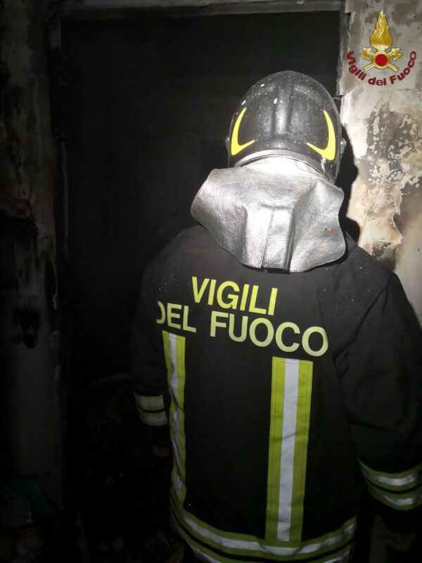 Paura a Roma: incendio in appartamento, intossicate sei persone
