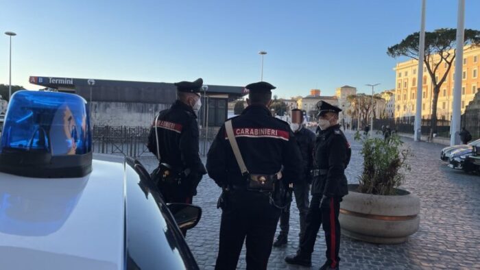 Stazione termini carabinieri controlli