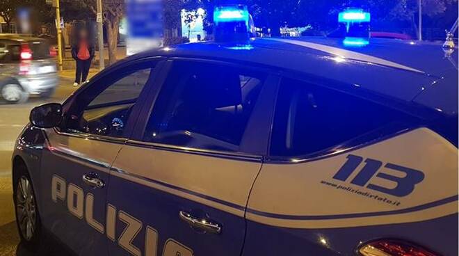 Controlli della Polizia a Frosinone: impiegato anche il reparto cinofili