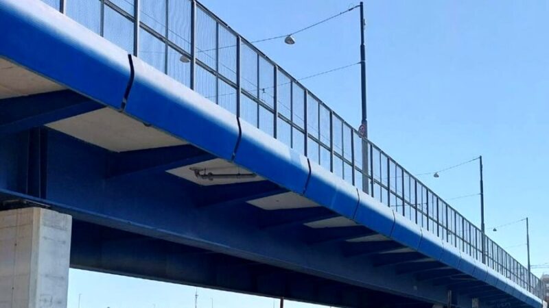 Gra, tenta il suicidio dal ponte del Corridoio della mobilità: due autiste Atac lo salvano