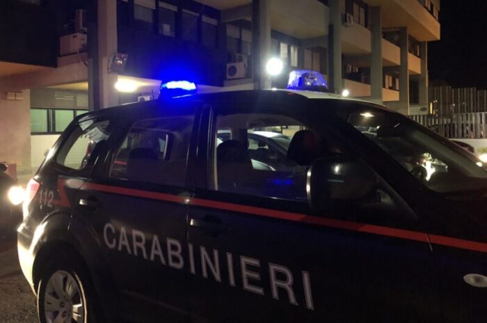 Nuovo blitz antidroga a Tor Bella Monaca: arrestate cinque persone, sequestrate oltre 120 dosi di cocaina ed eroina