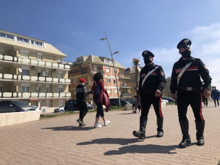 ostia spaccio droga arresti