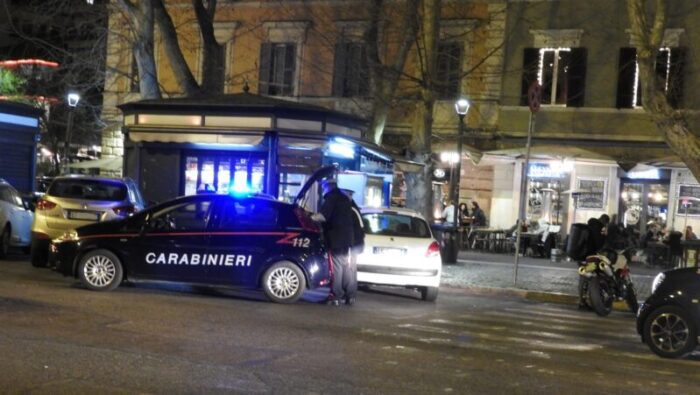 Torrevecchia. "Pizzicata" con della merce appena rubata da un supermercato: nei guai una 43enne. Controlli nel resto della Capitale