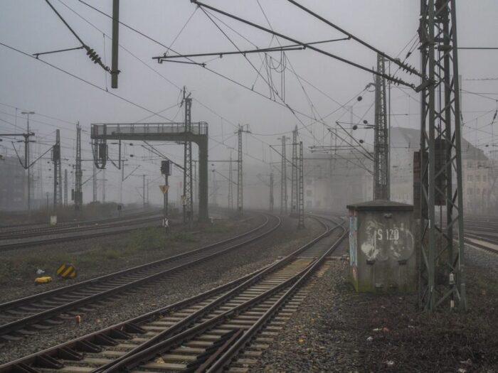 terracina folgorato alta tensione ferrovia