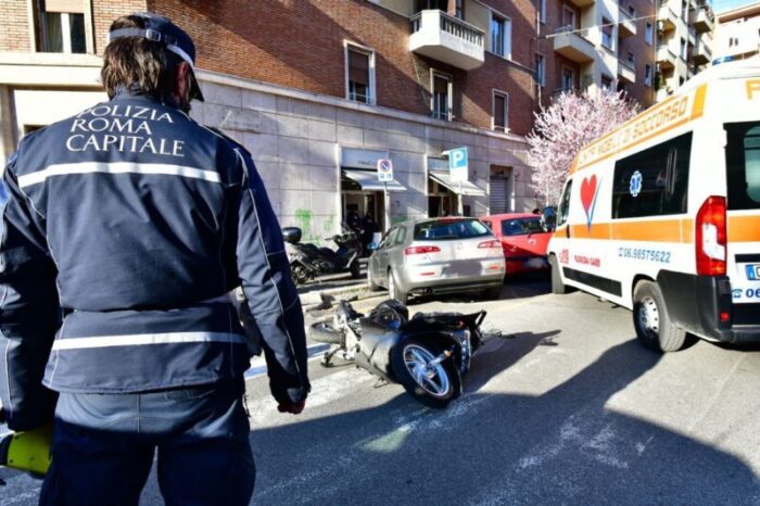 Roma, due incidenti mortali in mattinata. Centauro 35enne ha perso la vista stamattina all'Eur e donna 71enne investita a La Rustica