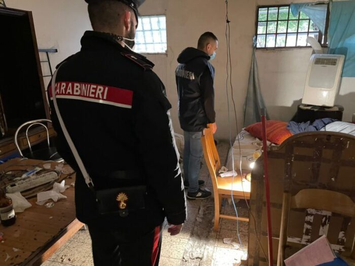 tor bella monaca occupa casa allaccia abusivamente