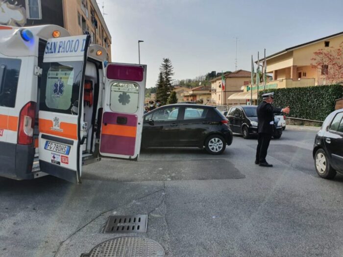 Colleferro. Investite due persone in via Fontana Bracchi: Carabinieri e Polizia Locale sul posto