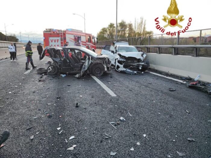 incidente via portonaccio via fiorentini feriti