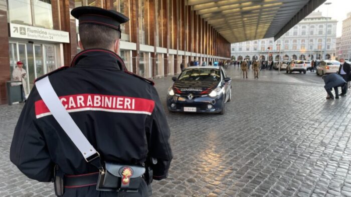 Roma Termini. Sorpresi un autista e un parcheggiatore abusivi: multe e denunce