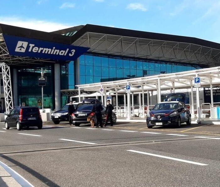 Aeroporto di Fiumicino, controlli: multati due autisti per servizio di noleggio abusivo