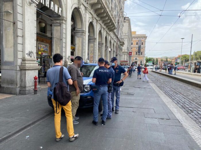 roma piazza vittorio controlli arresti