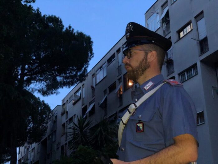 Stretta nelle piazze di spaccio di Tor Bella Monaca: cinque arresti nelle ultime, di cui tre donne