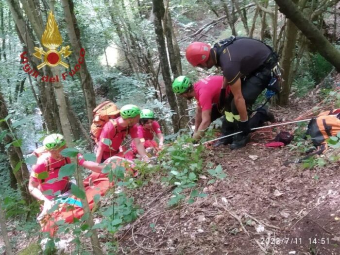 Tragedia sfiorata a San Biagio Saracinisco: uomo precipita in una zona impervia, elitrasportato