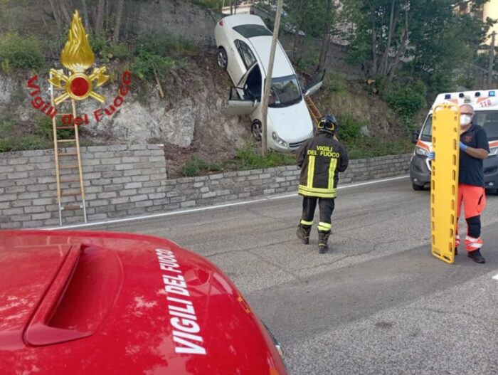 filettino auto fuori strada