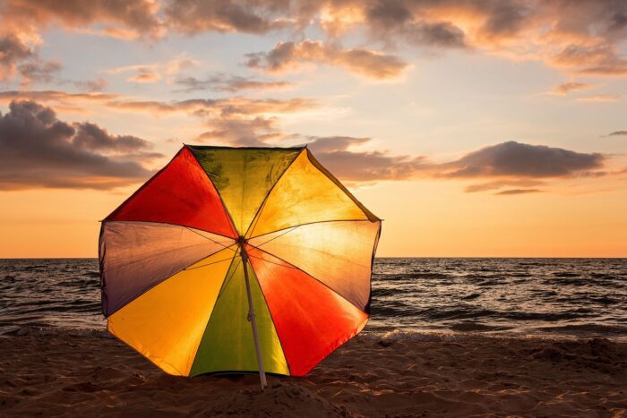 donna muore ombrellone spiaggia