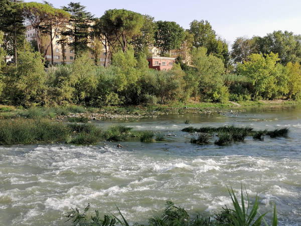 roma maltempo chiuse banchine tevere oggi 19 maggio 2023