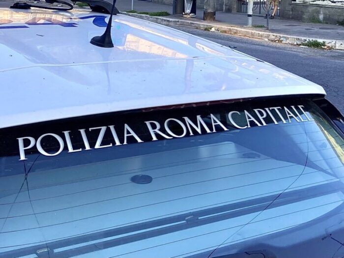 termini ruba auto polizia roma capitale