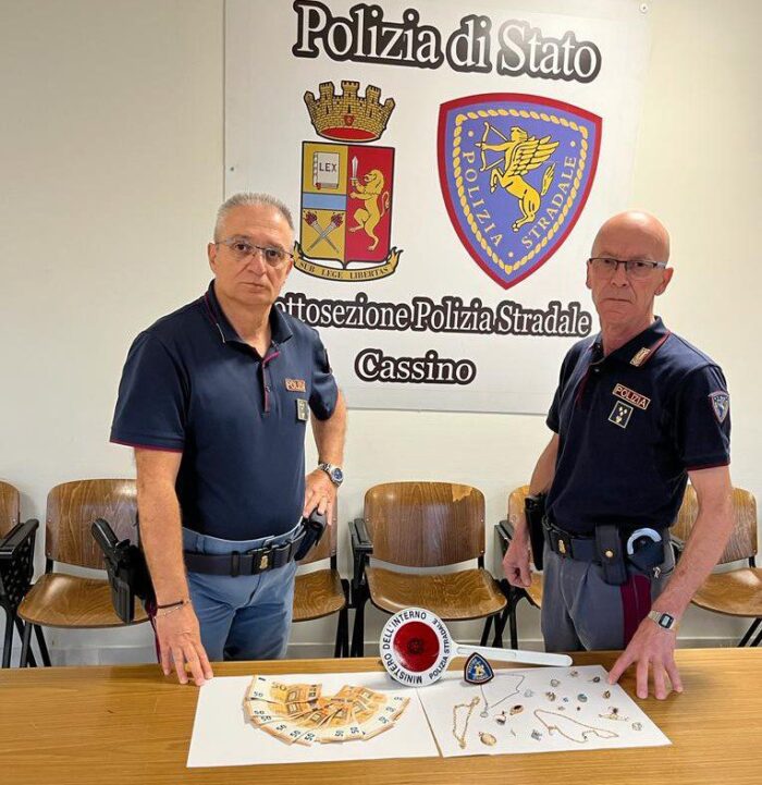 Raggirano un'anziana a Viterbo e tengono sull'Iphone le prove: fermati e arrestati a Cassino