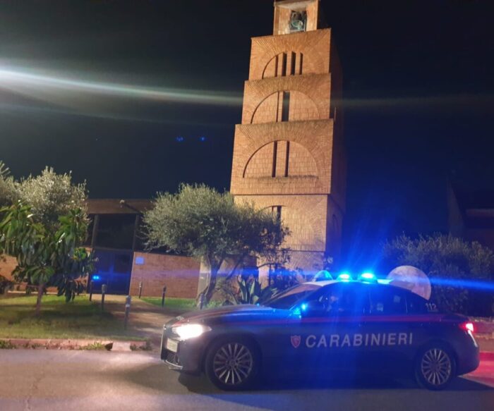 Lavinio Anzio rubare chiesa aggredisce parroco