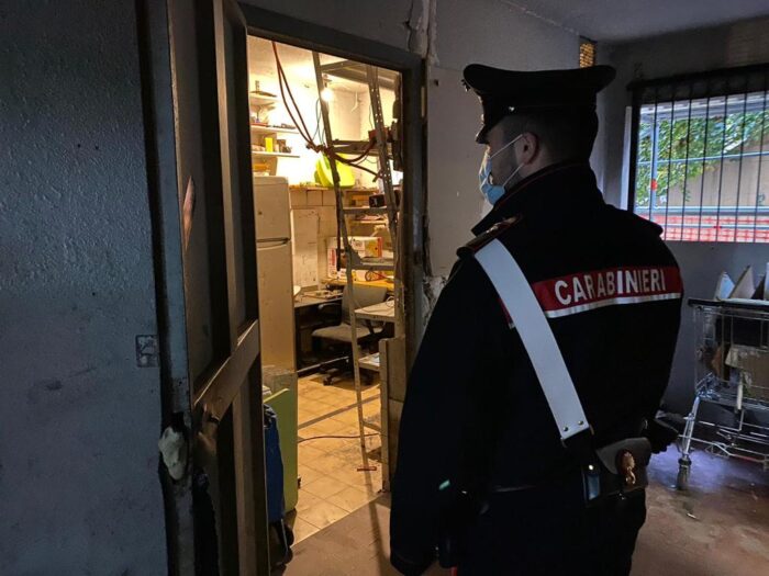 Controlli a Tor Vergata e Tor Bella Monaca: allacci abusivi alla rete di distribuzione elettrica