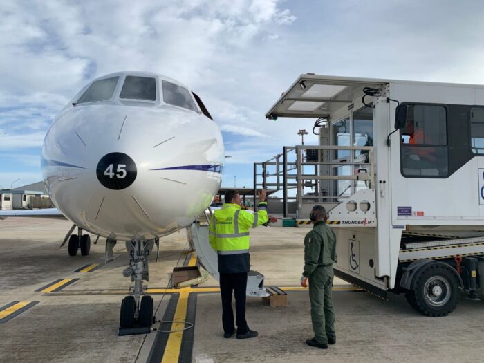 Volo sanitario d'urgenza: bimbo di 3 mesi trasportato dall'Aeronautica Militare da Cagliari a Genova