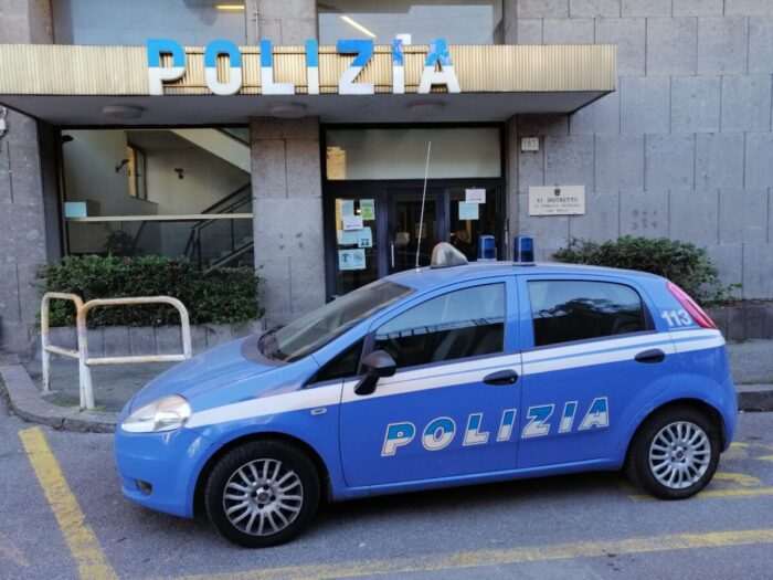 Ponte Galeria, sequestrate 14 tonnellate di alimenti conservati in pessime condizioni all'interno di un capannone