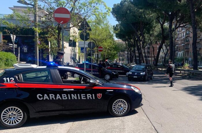 Castel Romano, chiede un passaggio e rapina il conducente: arrestata una donna