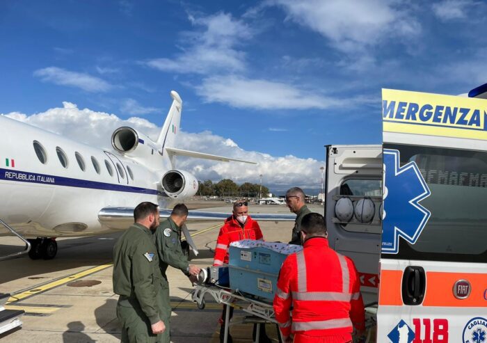 Straordinario volo salvavita per una neonata di un solo giorno di vita