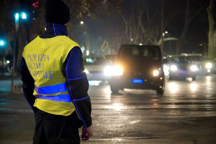 Roma, attenzione ai furti sulle auto in Centro: un arresto