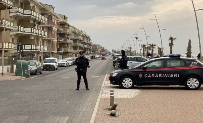 ostia controlli weekend arresto cinque denunce