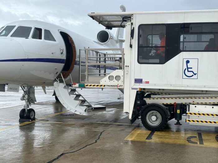 Volo sanitario d'urgenza: neonata trasportata con velivolo militare da Cagliari a Milano