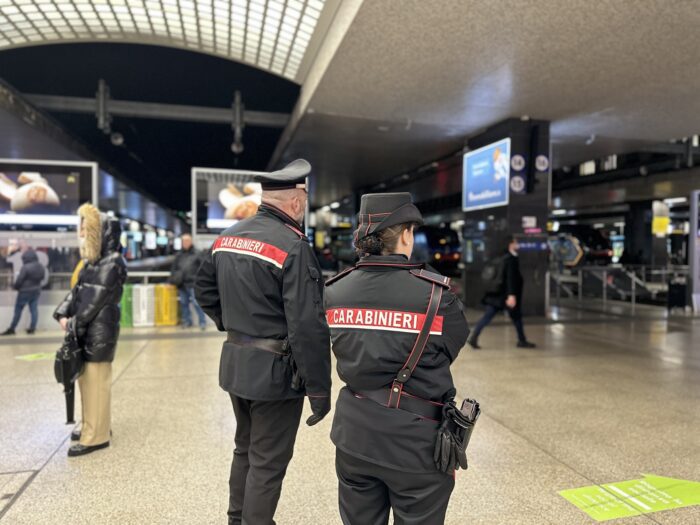 Roma, arresti e denunce alla stazione Termini: sequestrati 2,7 kg di cocaina