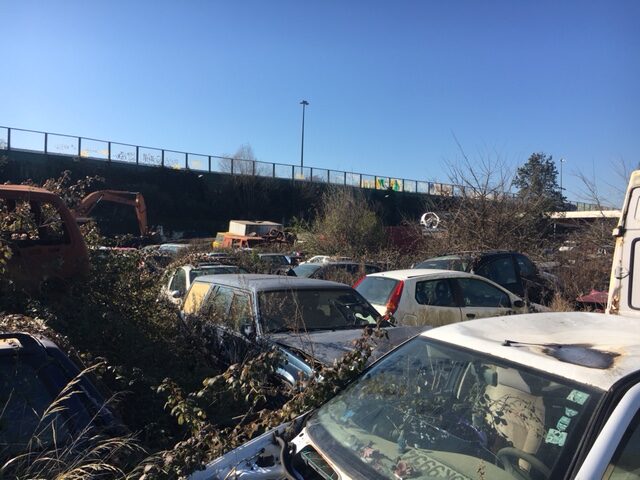 Roma, discarica abusiva al parco di Veio: denunciata una 64enne