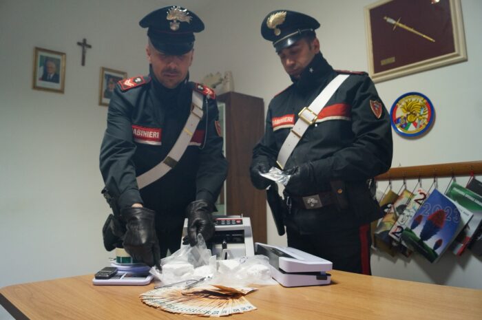 roma controlli antidroga cinque arresti sequestri