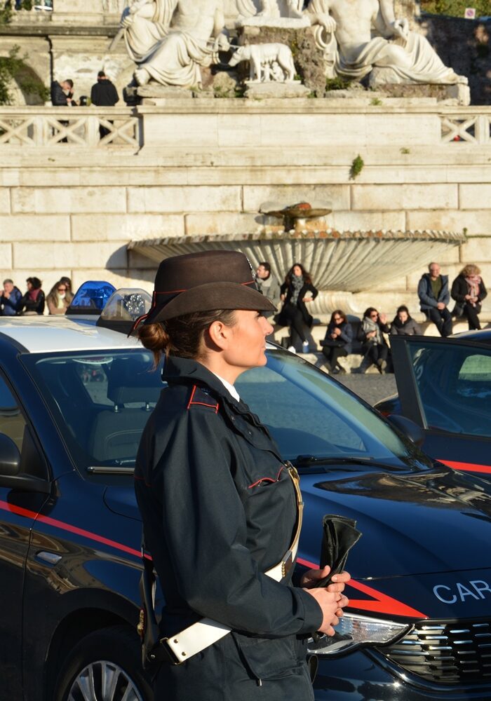 Roma, maxi blitz antidroga: sequestrate centinaia di dosi, arrestate 14 persone