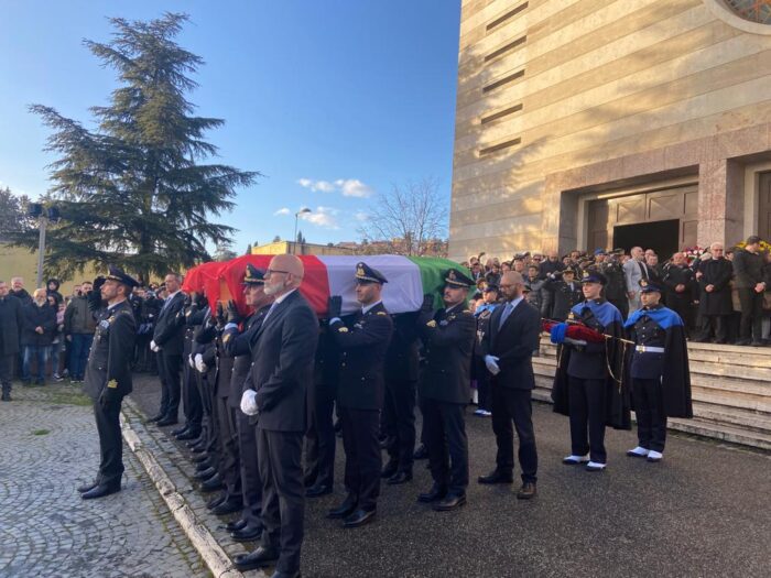 Incidente aereo a Guidonia, l'ultimo saluto ai due piloti Giuseppe Cipriano e Marco Meneghello