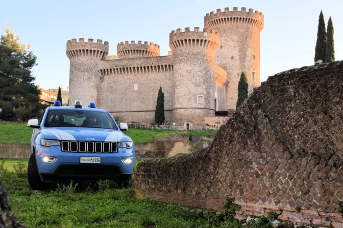 Una coppia di 38enni di Tivoli arrestati per furto in negozio