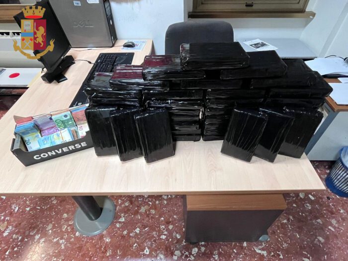 Spaccio a Roma, sequestrati 43 kg di cocaina e 37mila euro in contanti: tre arresti