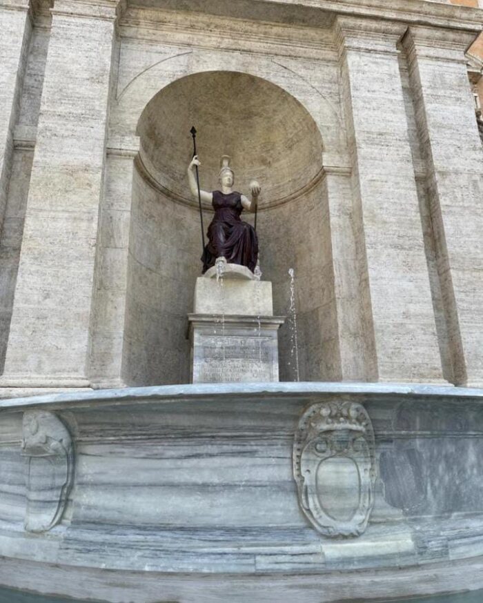 campidoglio fontana dea roma