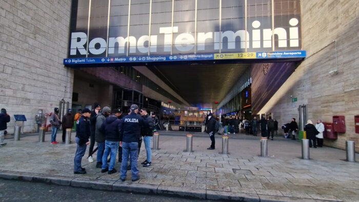 Roma, controlli forze dell'ordine a Termini e quartiere Esquilino: arresti e denunce