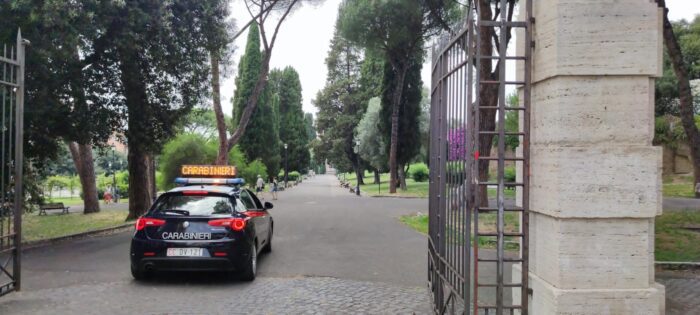 Controlli dei carabinieri a Colle Oppio: ricettazione, furto e spaccio