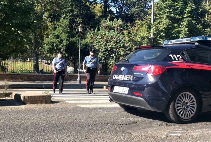 Droga e spaccio a Roma, i controlli: otto persone in manette, sequestrate centinaia di dosi